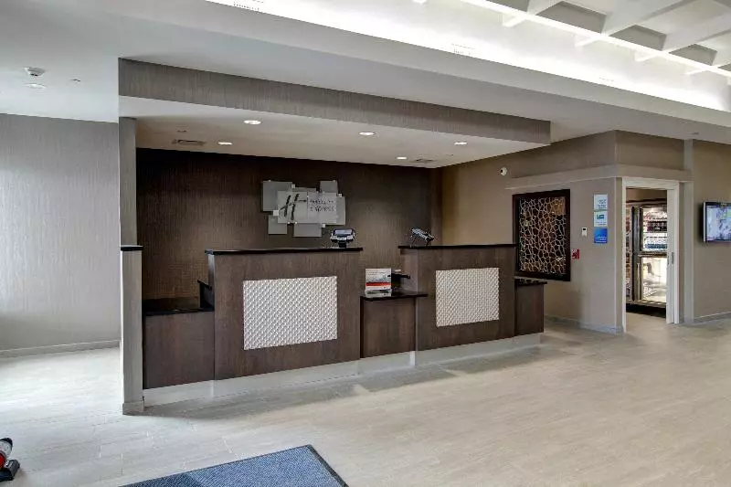 هتل Holiday Inn Express Fargo Sw   I 94 Medical Center By Ihg