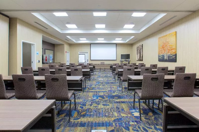 هتل Holiday Inn Express Fargo Sw   I 94 Medical Center By Ihg