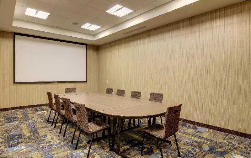 هتل Holiday Inn Express Fargo Sw   I 94 Medical Center By Ihg