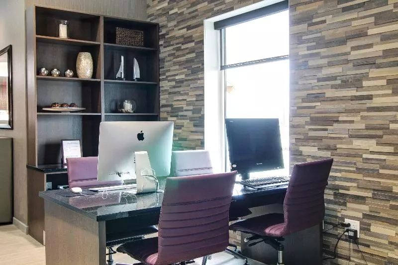 هتل Holiday Inn Express Fargo Sw   I 94 Medical Center By Ihg