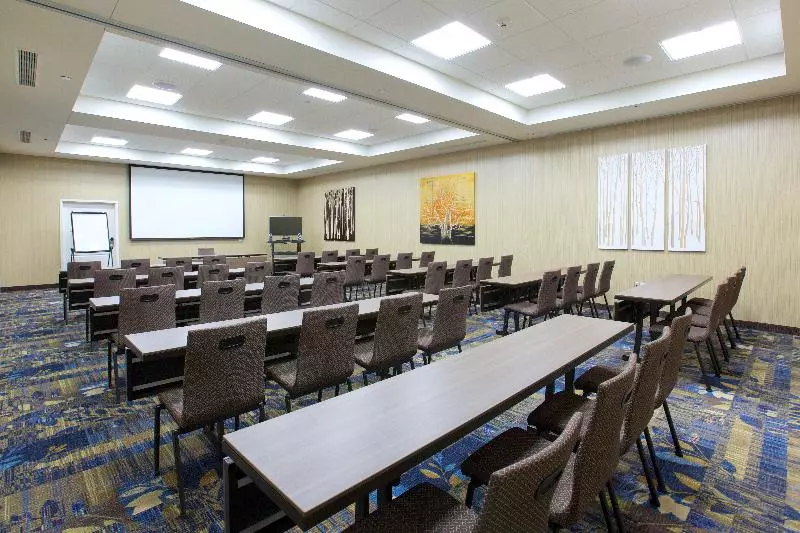 هتل Holiday Inn Express Fargo Sw   I 94 Medical Center By Ihg