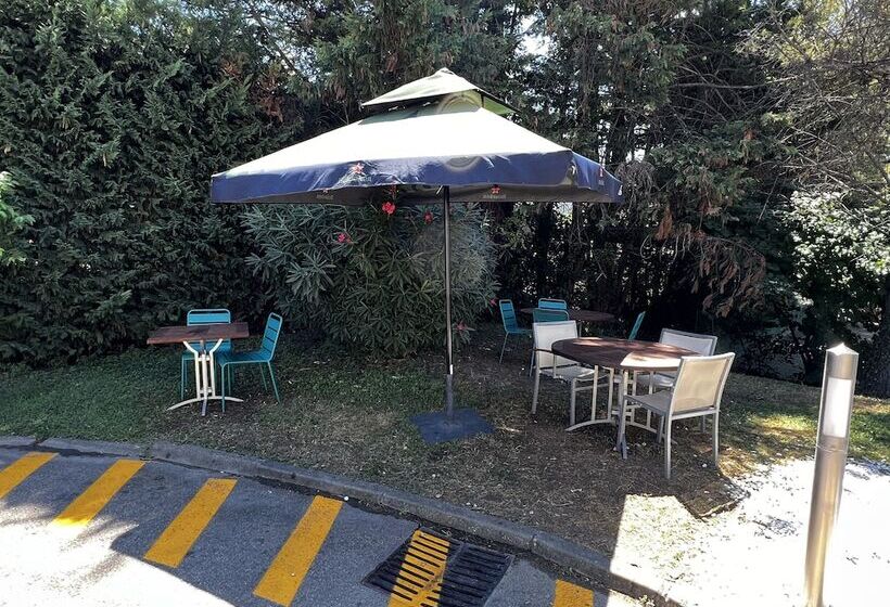 בית מלון כפרי Ibis Budget Marseille Est Porte D Aubagne