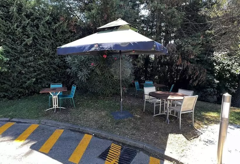 Hotel Ibis Budget Marseille Est Porte D Aubagne