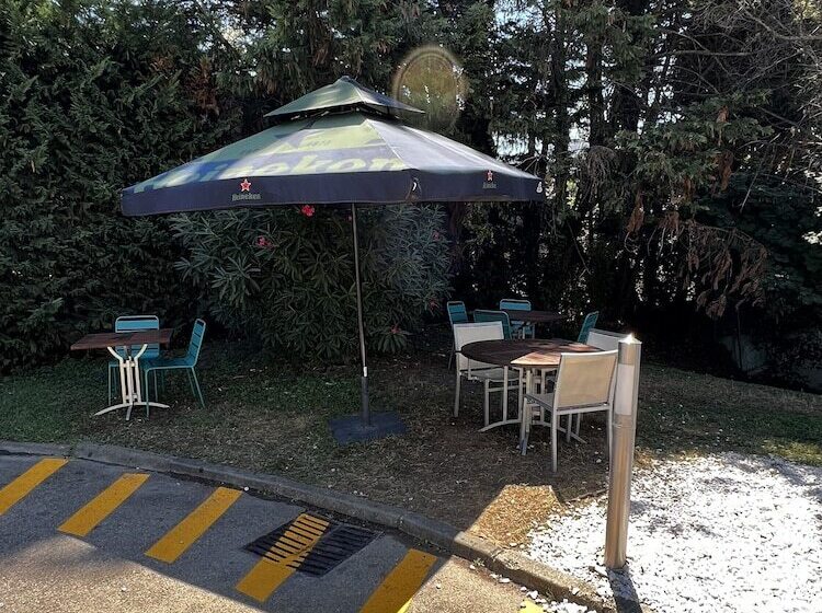 בית מלון כפרי Ibis Budget Marseille Est Porte D Aubagne