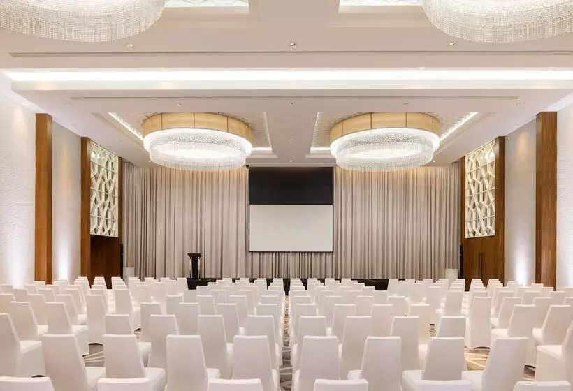 Sheraton Grand Hotel, Dubai