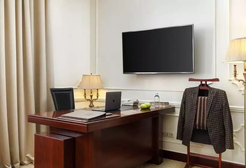 Отель The Rooms Boutique