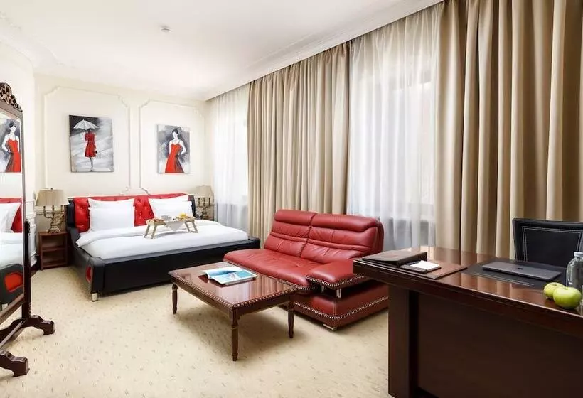 Отель The Rooms Boutique