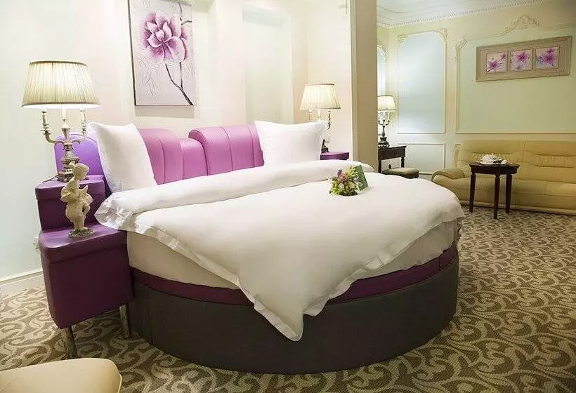 Отель The Rooms Boutique