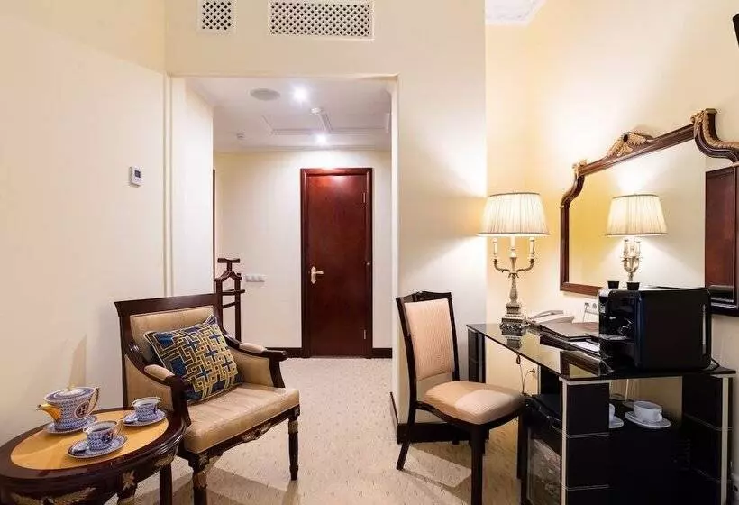 Отель The Rooms Boutique