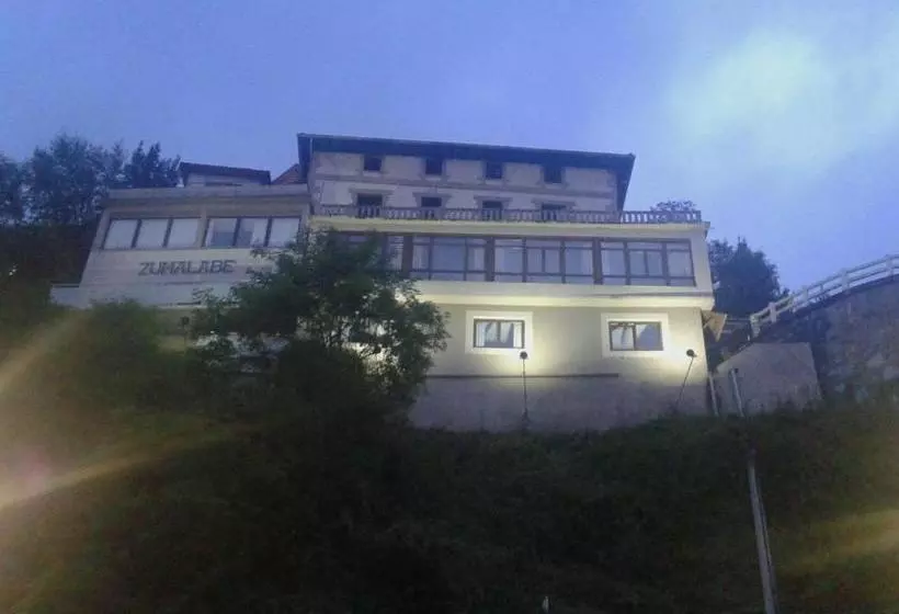 בית מלון כפרי Zumalabe