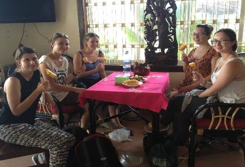 펜션 Lux Guesthouse