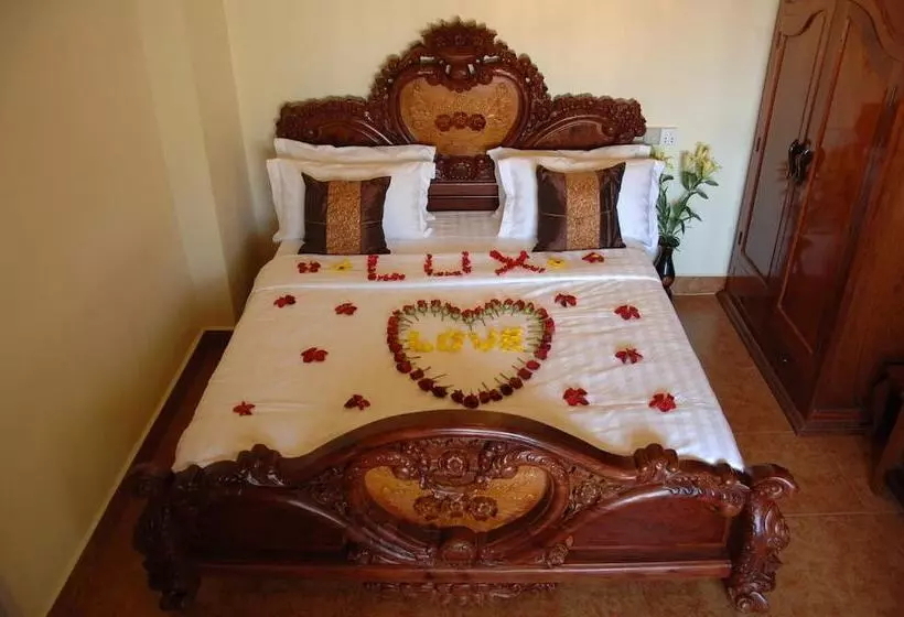 بنسيون Lux Guesthouse