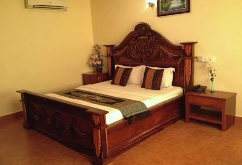 بنسيون Lux Guesthouse