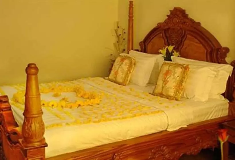 بنسيون Lux Guesthouse