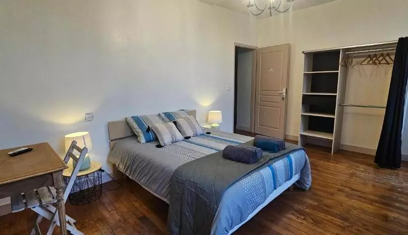 ベッドアンドブレックファースト Chambres Et Gîtes Les Deux Chênes Près De Bergerac