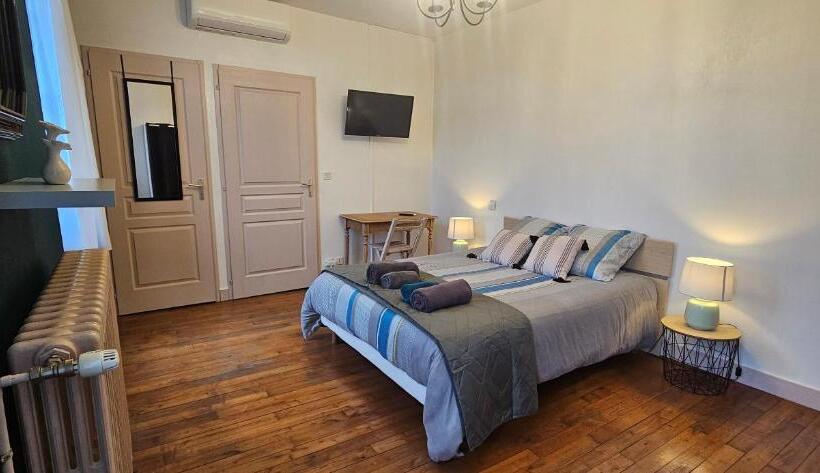 Bed and Breakfast Chambres Et Gîtes Les Deux Chênes Près De Bergerac