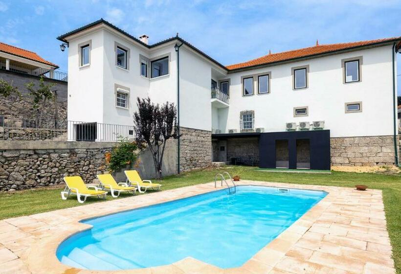 ホテル Desassossego Suites