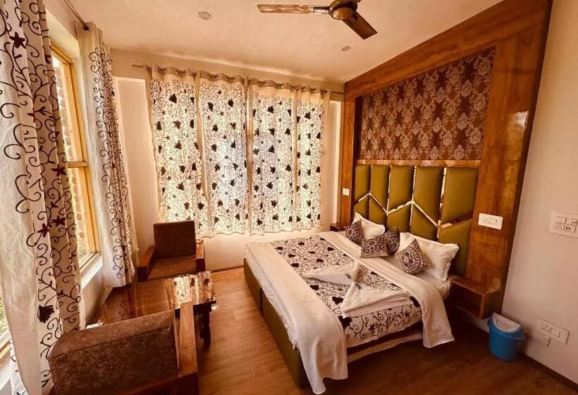 ホテル Gulmarg Residency, Kunzer Gulmarg