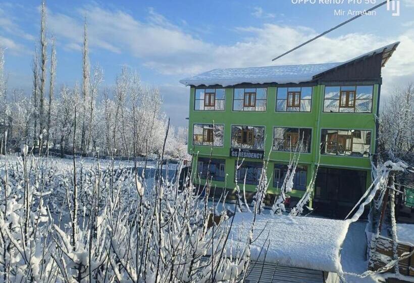 בית מלון כפרי Gulmarg Residency, Kunzer Gulmarg