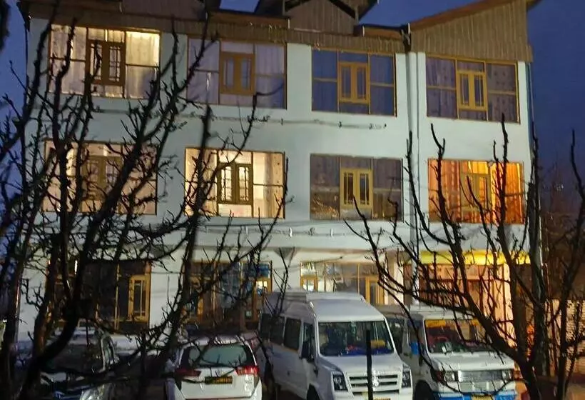 ホテル Gulmarg Residency, Kunzer Gulmarg