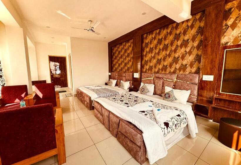 בית מלון כפרי Gulmarg Residency, Kunzer Gulmarg