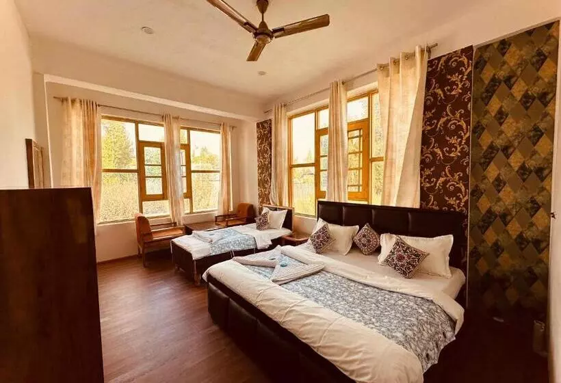 ホテル Gulmarg Residency, Kunzer Gulmarg