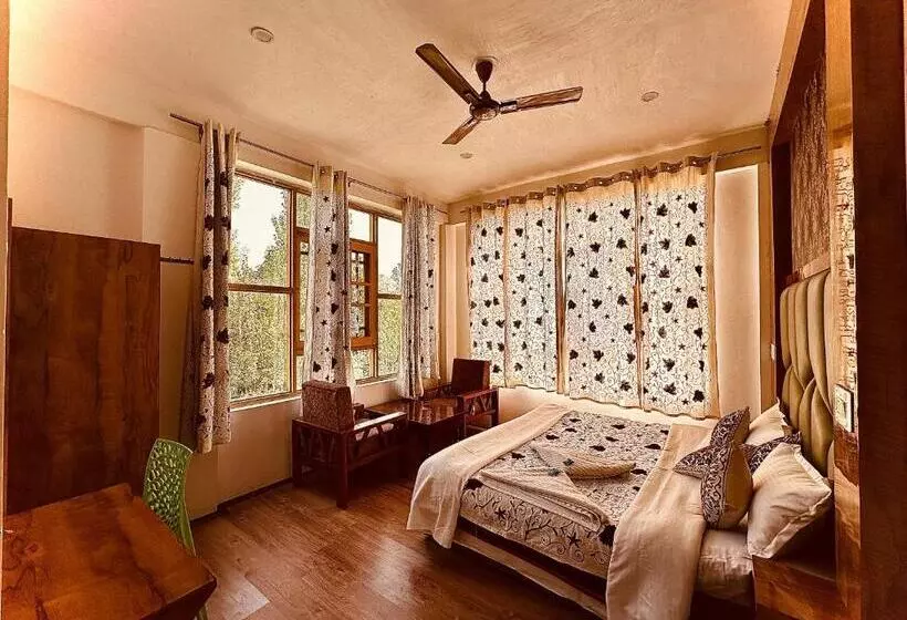 ホテル Gulmarg Residency, Kunzer Gulmarg