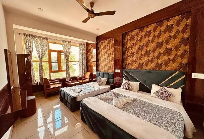 ホテル Gulmarg Residency, Kunzer Gulmarg