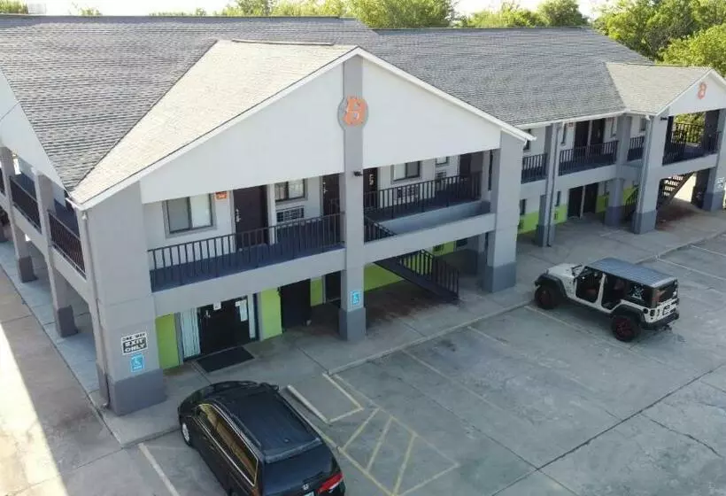 Retkeilymaja Hodler Inn