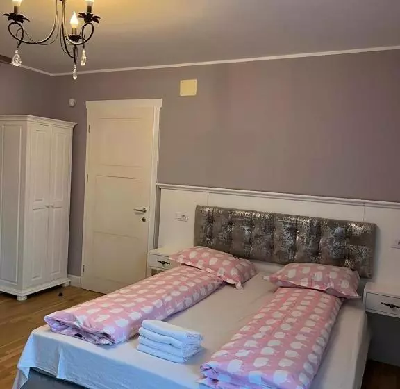 پانسیون Premont Bran Guesthouse