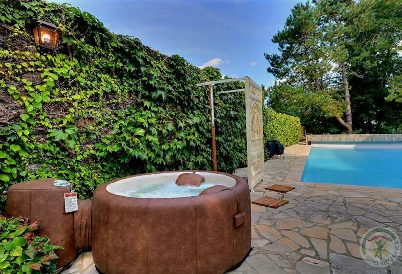 צימר Manoir De La Droulinais