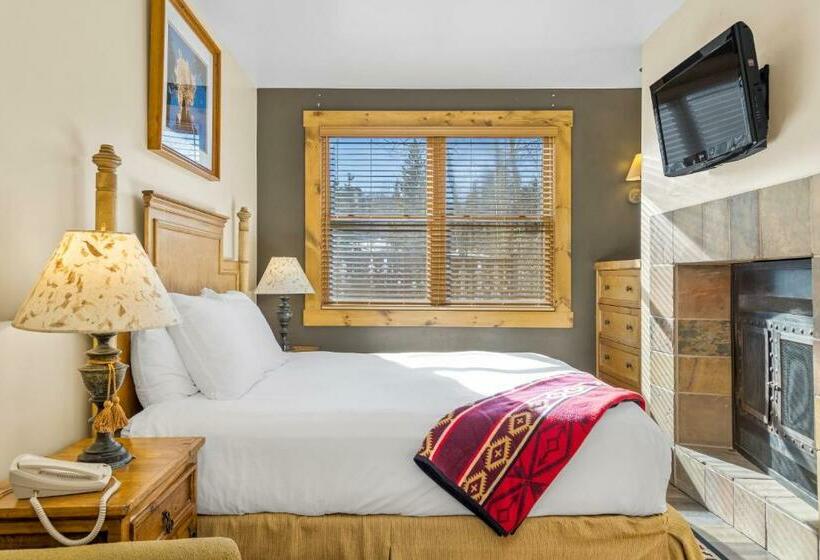 Blue Collar Boutique: Affordable Adventure