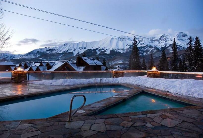 Blue Collar Boutique: Affordable Adventure