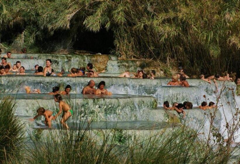 Otel Antico Podere Carbone