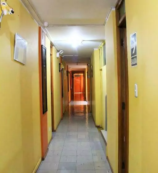 هتل Hostal Jumi
