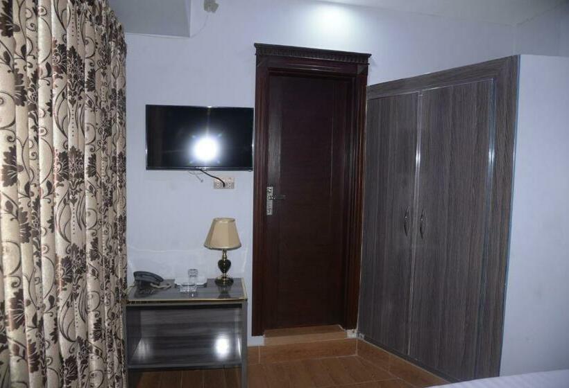 Khan Continental Hotel & Restaurant