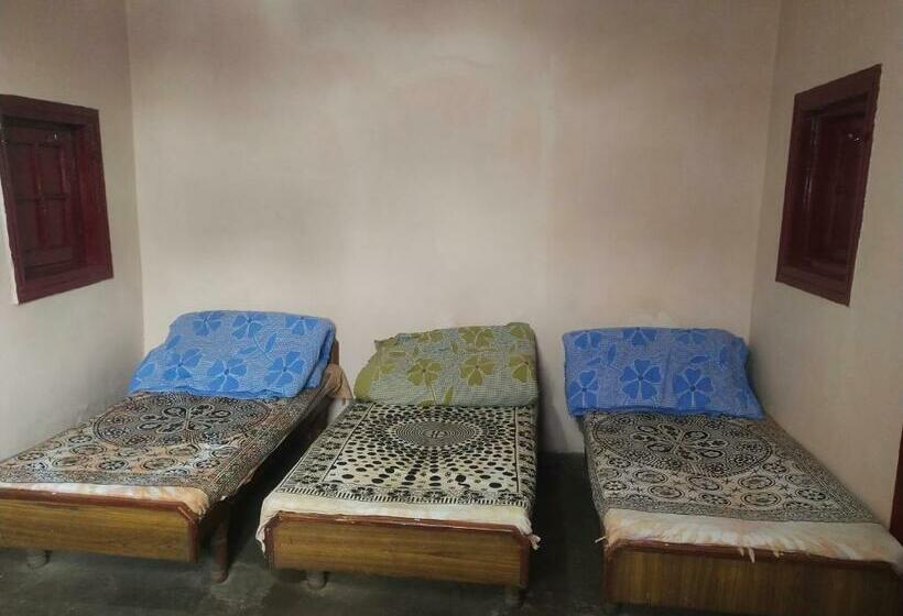 ユースホステル Kumar Guest House