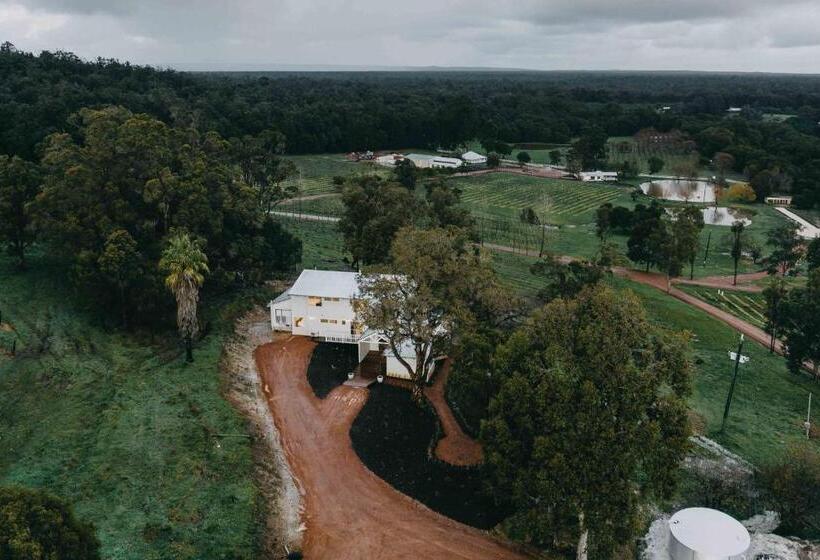 Отель Ampersand Estates