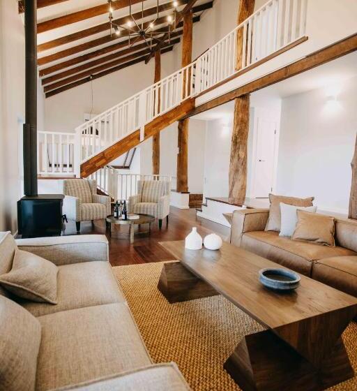 Отель Ampersand Estates