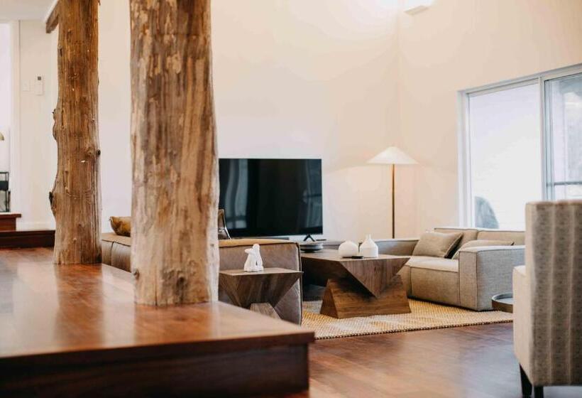 Отель Ampersand Estates