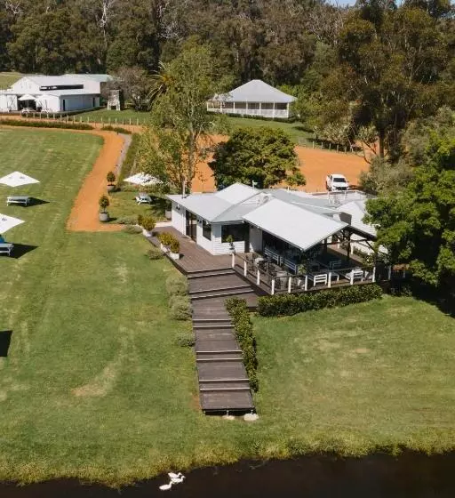 Hotelli Ampersand Estates