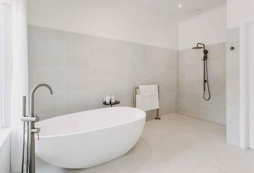 Отель Ampersand Estates