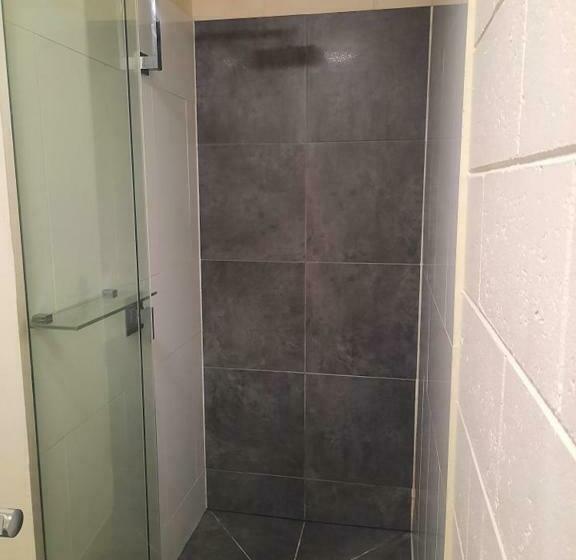 فندق Neerim South