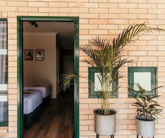 汽车旅馆  Oasis Motor Inn Blackall