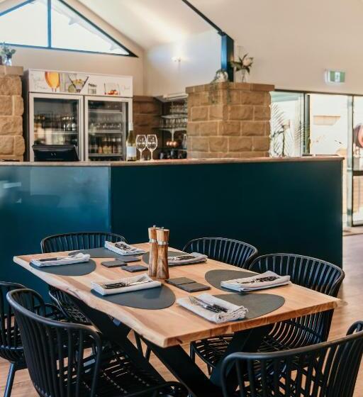 汽车旅馆  Oasis Motor Inn Blackall