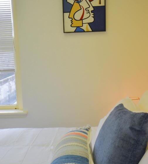 پانسیون Michie House In College Hill