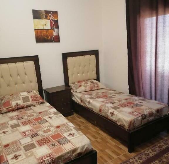 هاستل Petra Planet