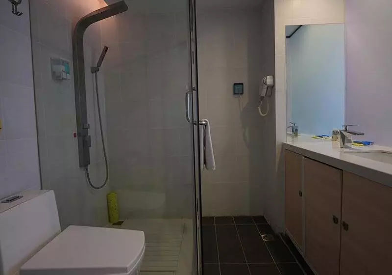 Hotelli 7days Inn Zhaotong Academy Fada Square Branch