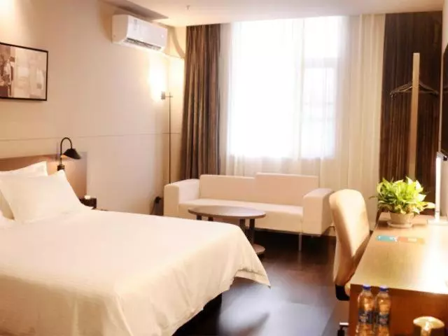 هتل Jinjiang Inn Select Wuhan Tianhe Airport Branch