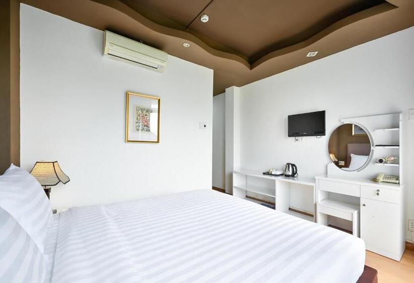 هتل The Noble Swan Woodpark